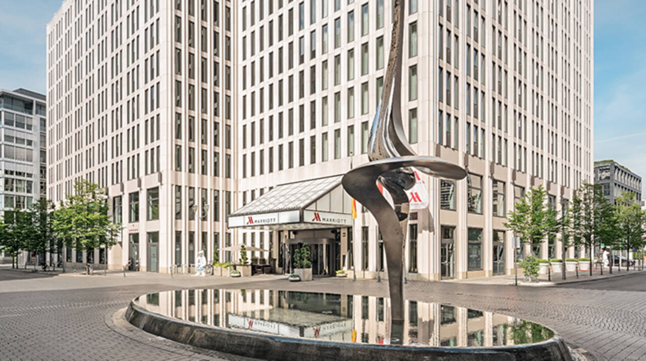  45. Generali Berliner Halbmarathon 2026 - EHS Booking Illustration 